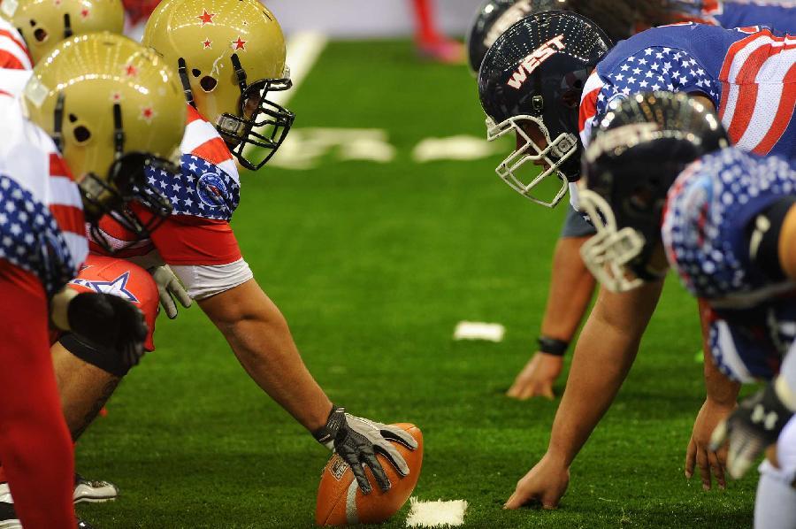 年轻中卫连续两场零失误，发挥稳健