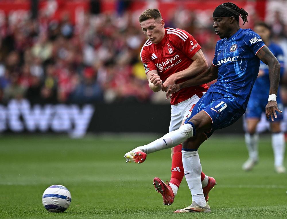 美职联半场：萨比、拉沃尔达破门，温哥华白浪2-0洛杉矶FC